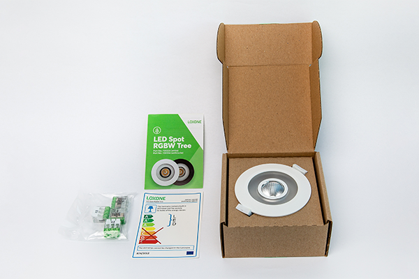 LED Spot RGBW Tree Weiss inklusive Verpackung und Zubehör